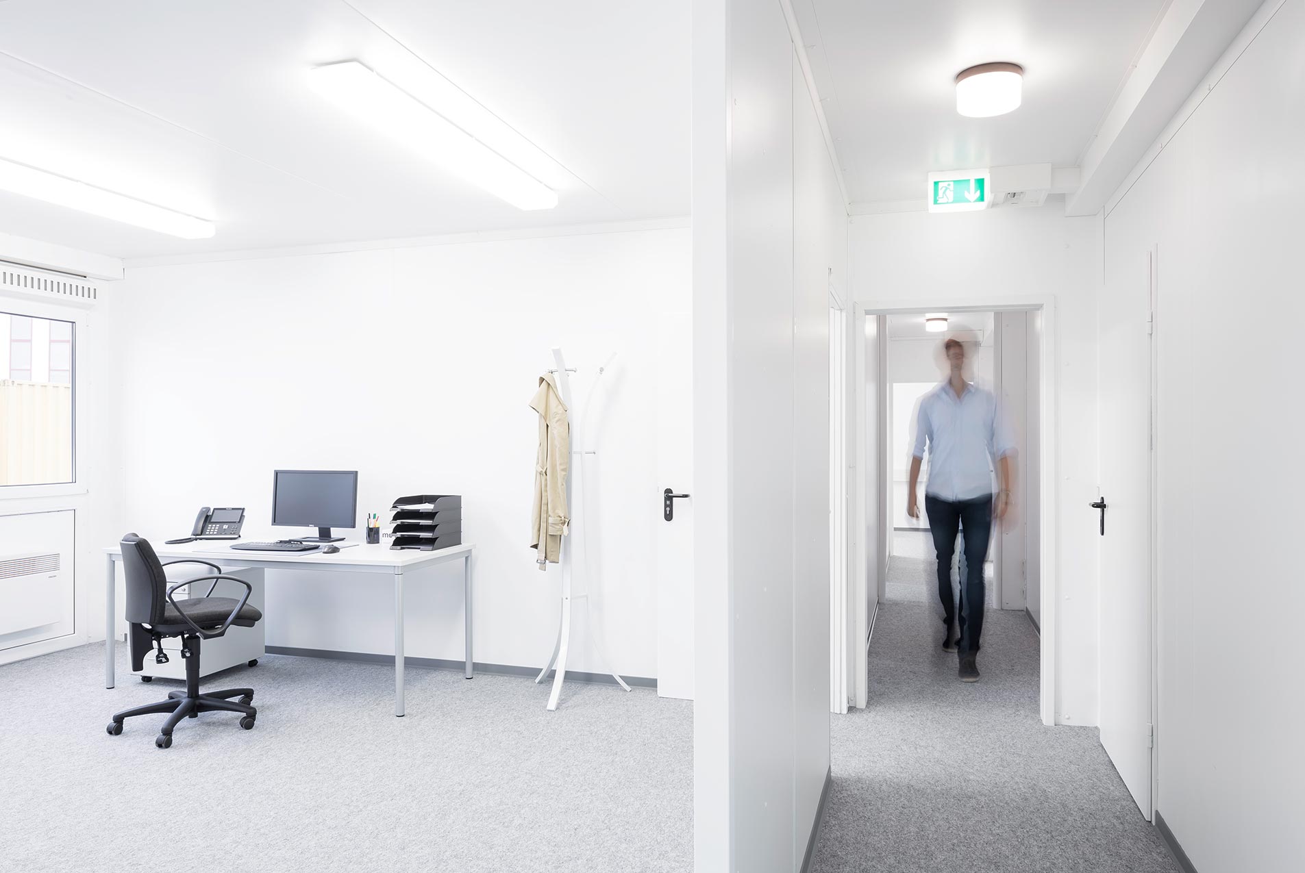 ELA Container - Büro und Flür