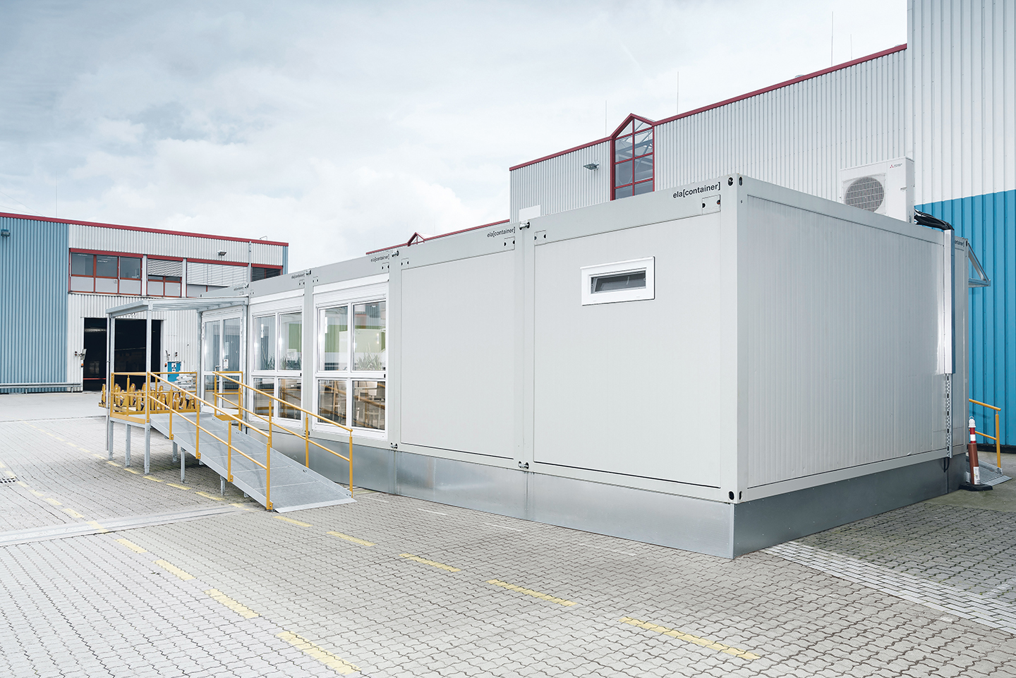 ELA Container - Kantine Schmitz Cargobull Vreden Ansicht außen