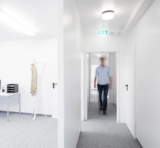 ELA Container - Bürocontainer mit integriertem Flur