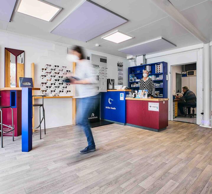 Optiker-Ladengeschäft aus ELA Containern