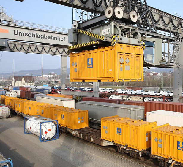 ELA Container - Spezialauftrag auf Hafengelände