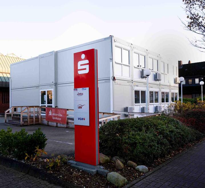 Sparkassengebäude aus ELA Containern