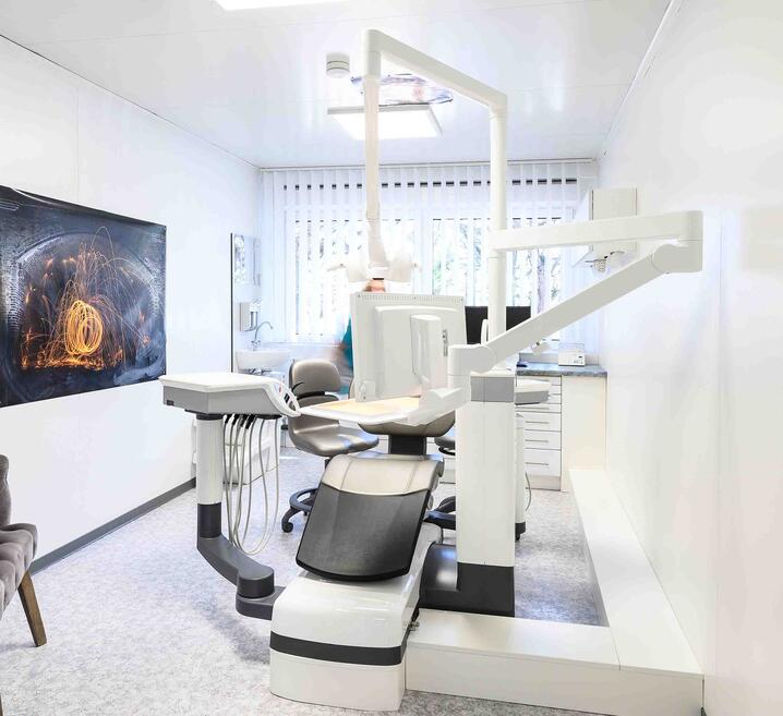 Behandlungsraum der Zahnarztpraxis
