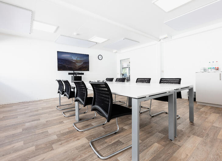 Büro/Konferenzraum