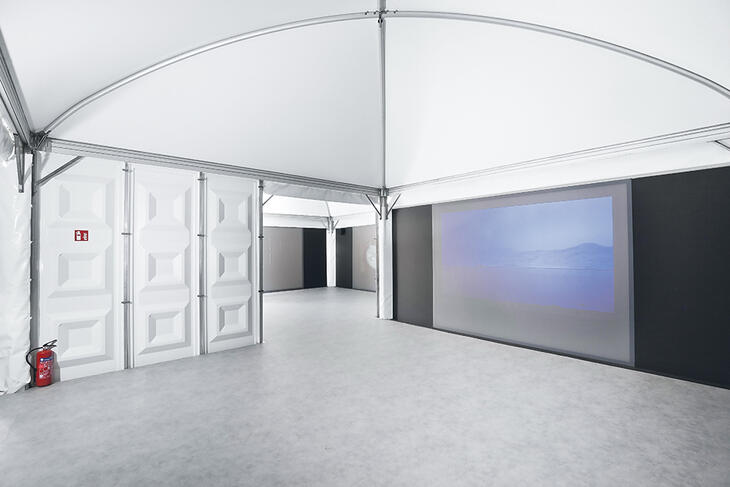 ELA Container - Grosszügige Ausstellungsräume aus Containern