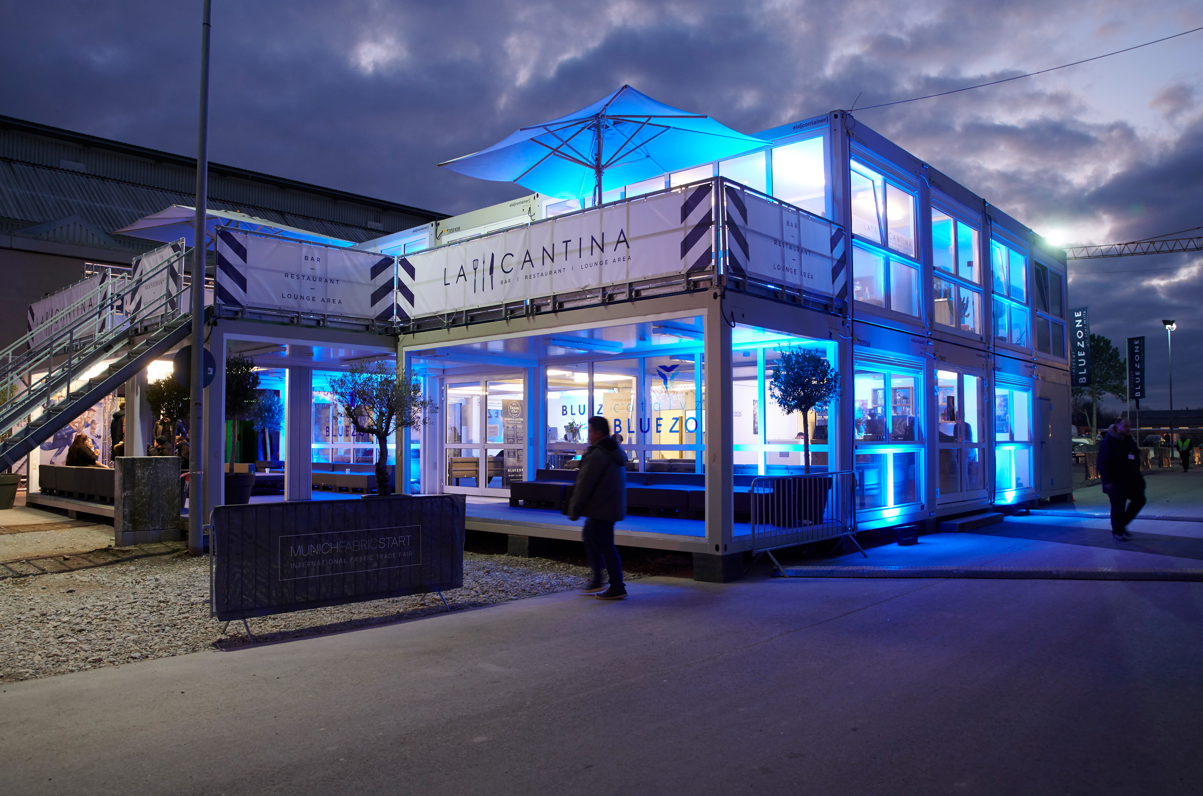 ELA Container - Containerterasse mit Ausblick