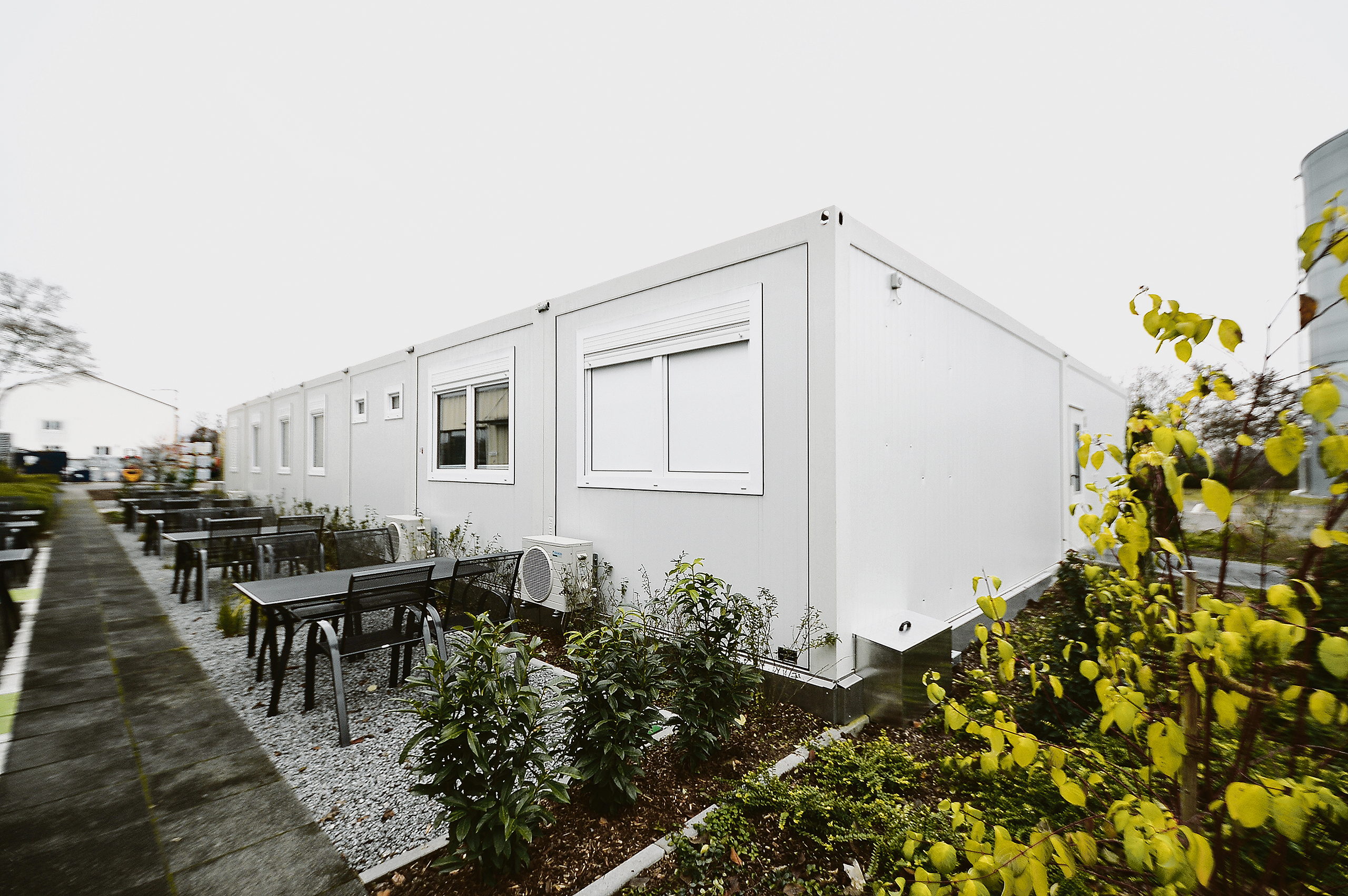 ELA Container - Kommunen und Städte Stirnseite mit Terrasse