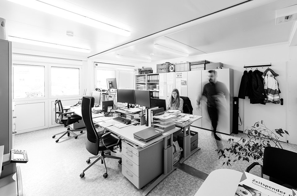 ELA Container - Büroraum Ansicht schwarz/weiß