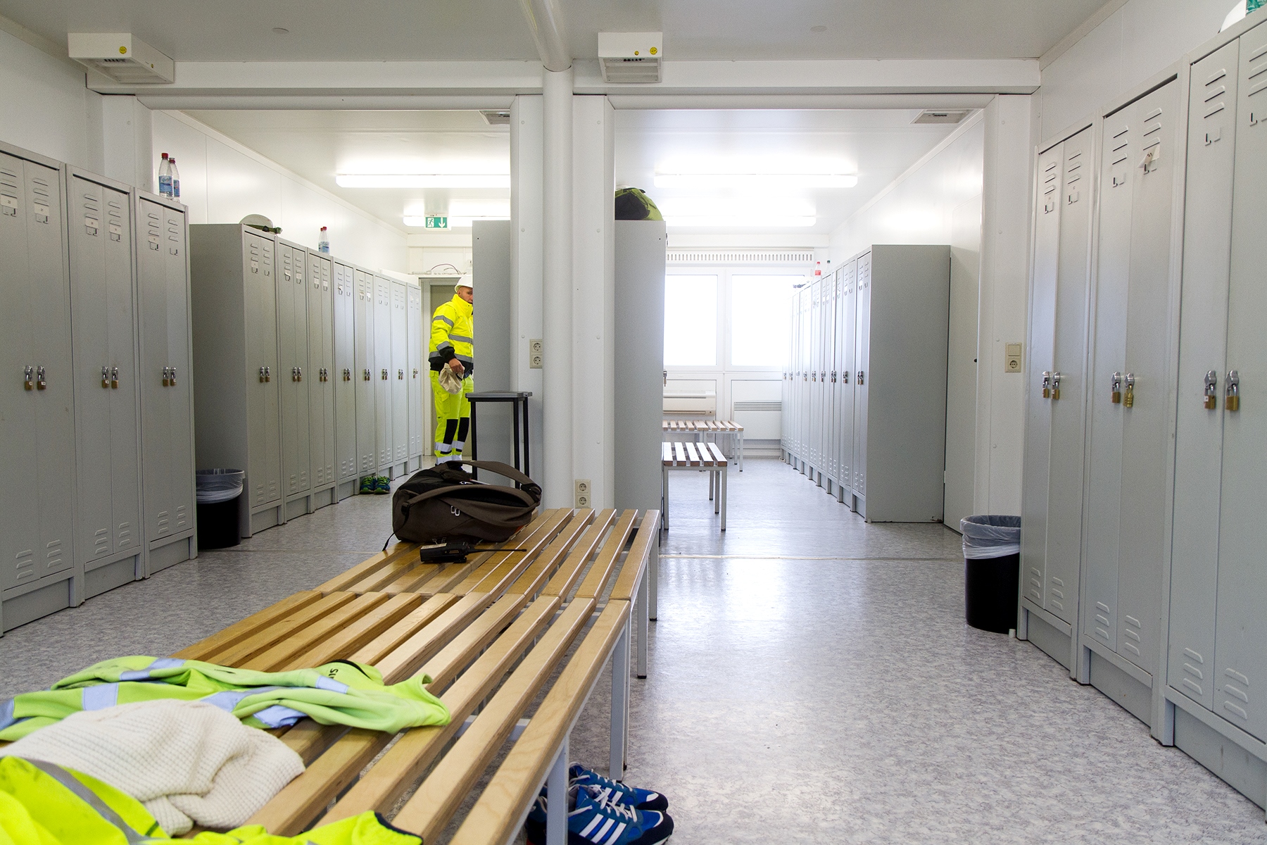 Foto af modulære omklædningsrum til håndværkerne på byggepladsen – ELA Container