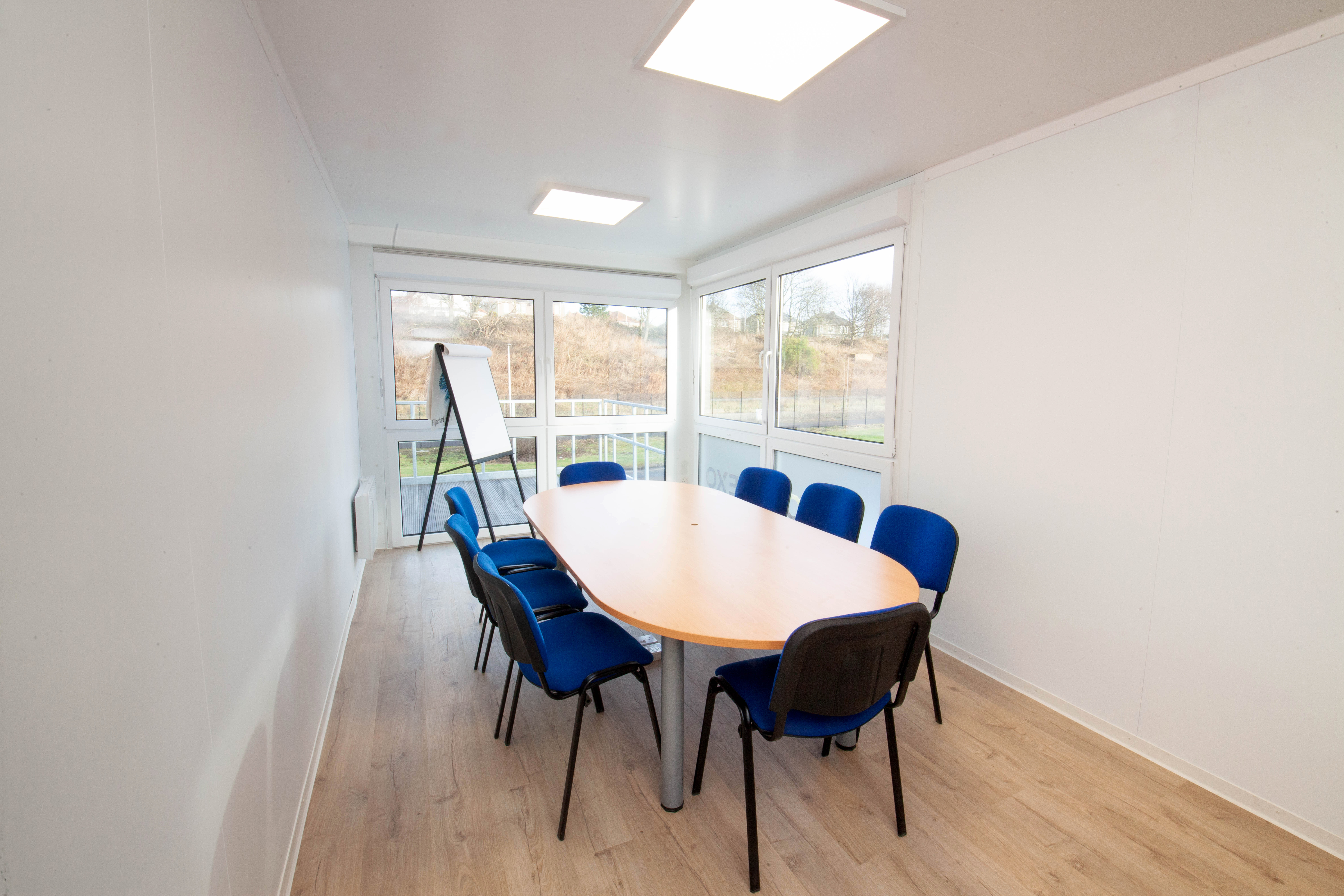 Window elements or fronts in the container provide a friendly feeling of space.