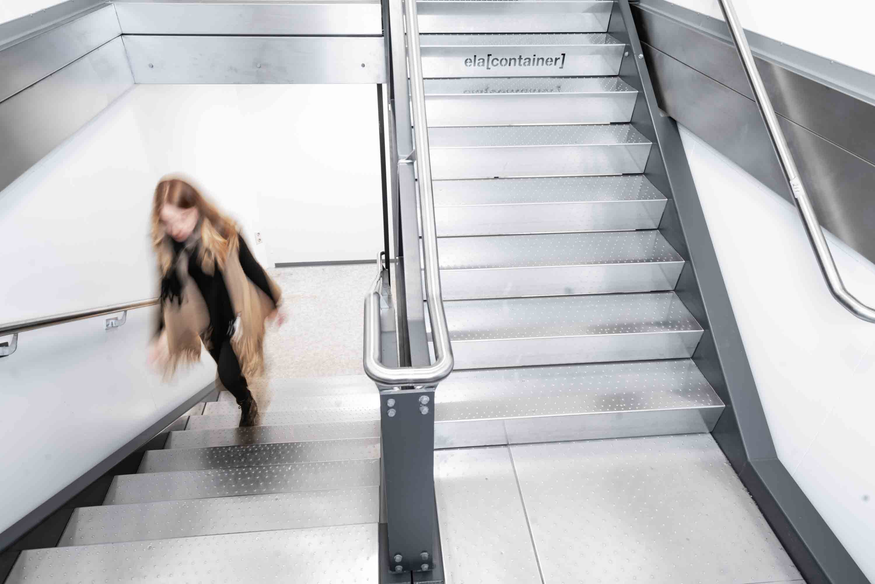 Indvendig trappe i stål