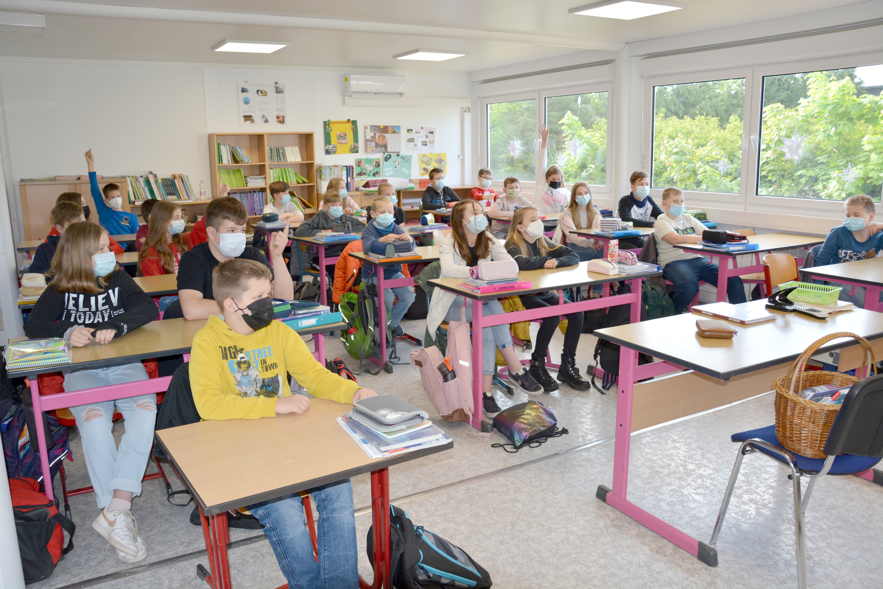 Store, lyse klasselokaler i modulskolen