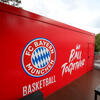 Ydervæg på kontorbygningen i klubbens farver med FC Bayern Basketballs logo