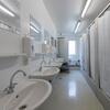 Sanitetsmodul med håndvaske og brusekabiner