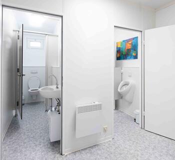 Sanitetsmodul med toiletter