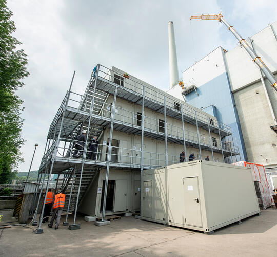 Modulindkvartering med udvendige trapper og trappeafsatser