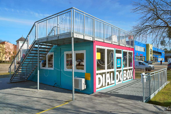 Informationsmodul med tagterrasse