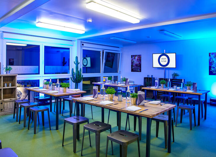 ELA Container - Lounge-Area auf dem Messegelände