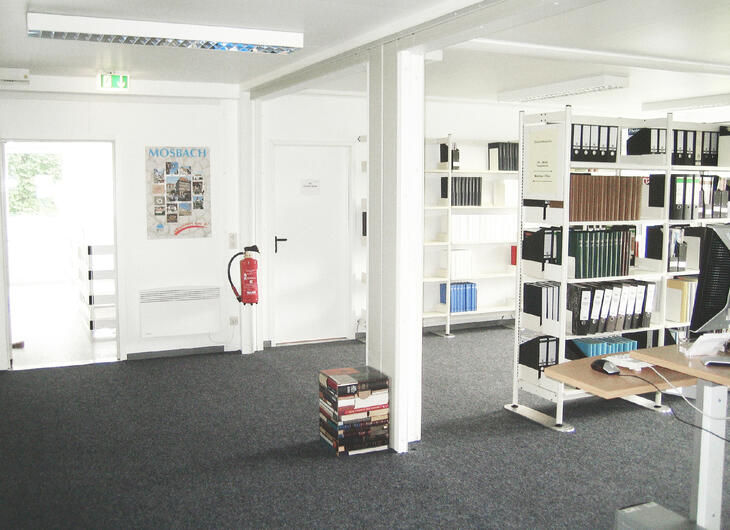 Indersiden af et bibliotek