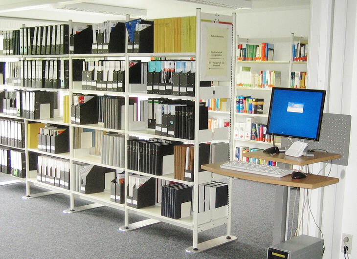 Bibliotek med arbejdsområde