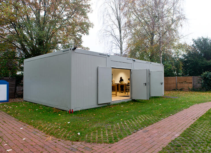 Undervisningslokaler med store åbnebare døre