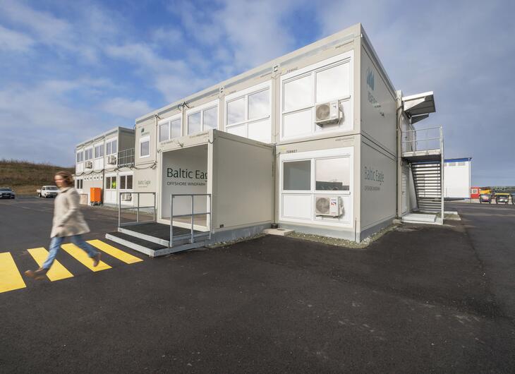 Udsiden af indgangen til en større moduløsning