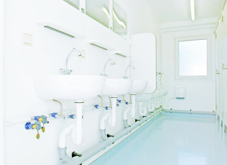 Håndvaske, urinaler og toiletkabiner