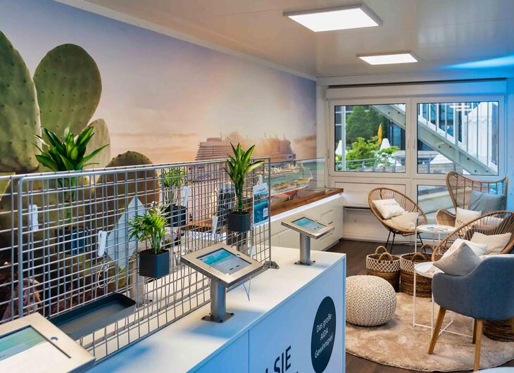 Lille, men meget hyggelig og attraktiv loungecontainer