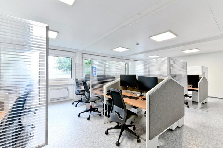 Kontormoduler med et kontorlandskab