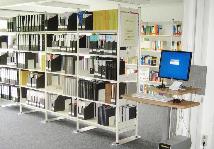 Bibliotek med arbejdsområde