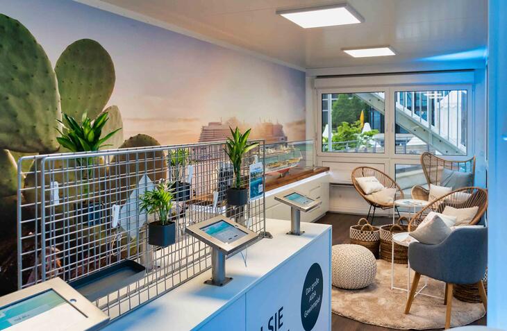 Lille, men meget hyggelig og attraktiv loungecontainer