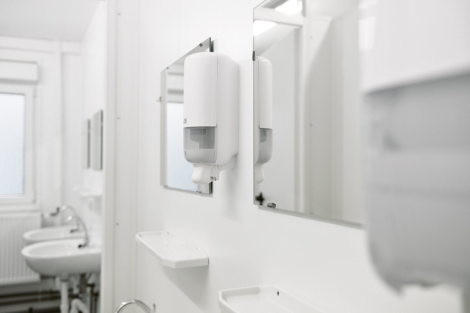 ELA Container - Waschbecken Büro Ardagh Group