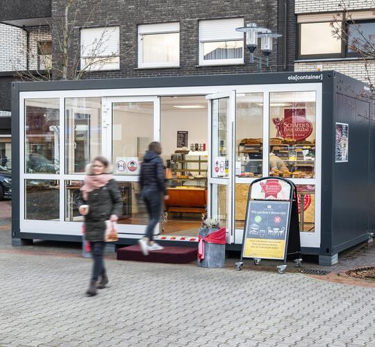 Mobile bakery container
