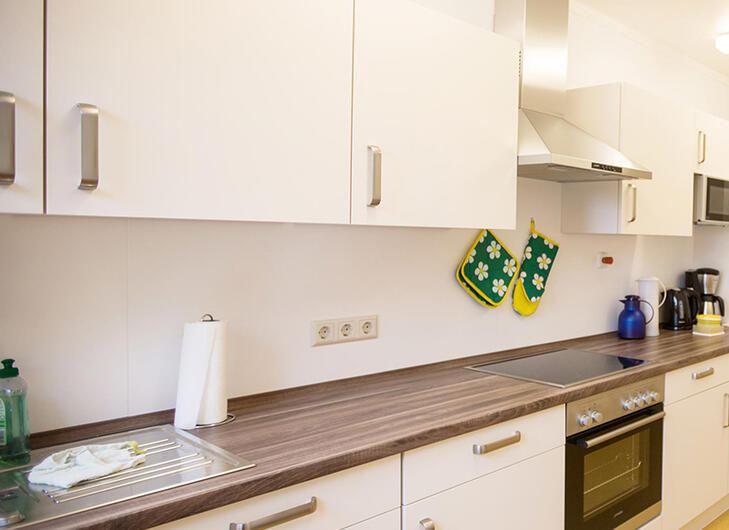 ELA Container - Großzügige Küchenzeile in Aufenthaltscontainer