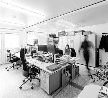 Bureau en conteneur Vue noir/blanc