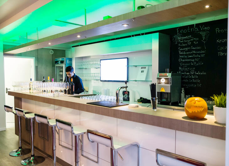 ELA Container - Stand de vente mobile avec petit comptoir