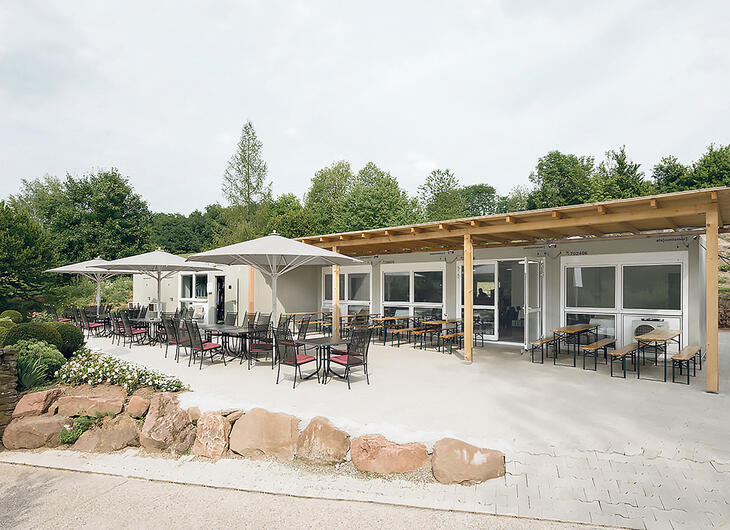 ELA Container - Solution élégante en conteneurs pour un club-house