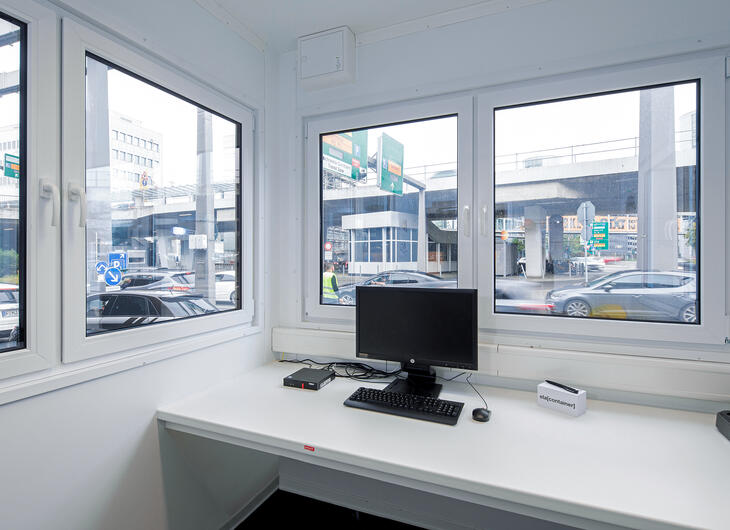 ELA Container - Conteneur de gardien avec bureau lumineux et convivial