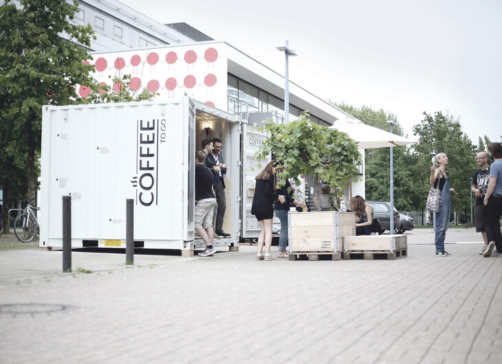 ELA Container - Ambiance agréable dans un club-house