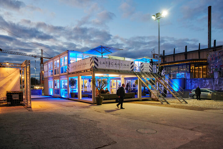 ELA Container - Stand de vente mobile avec petit comptoir