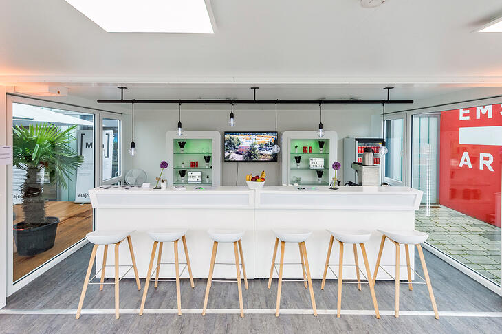 ELA Container - Stand de vente mobile avec petit comptoir