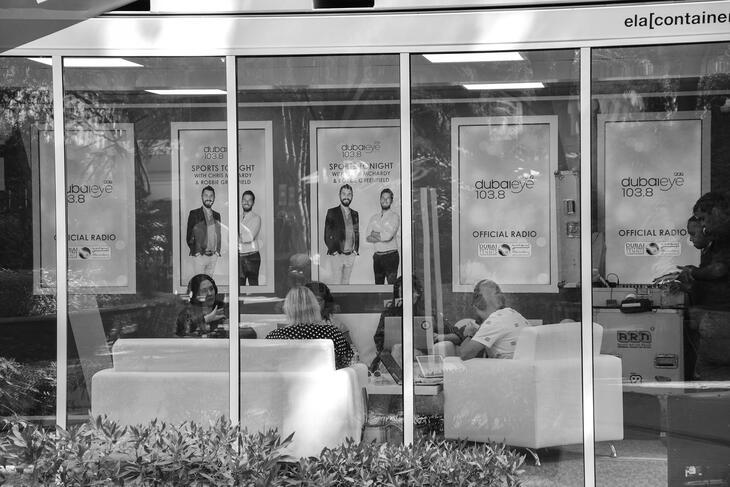 ELA Container - Ambiance agréable dans un club-house