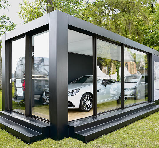 ELA Container - Ausstellungsraum für Fahrzeuge