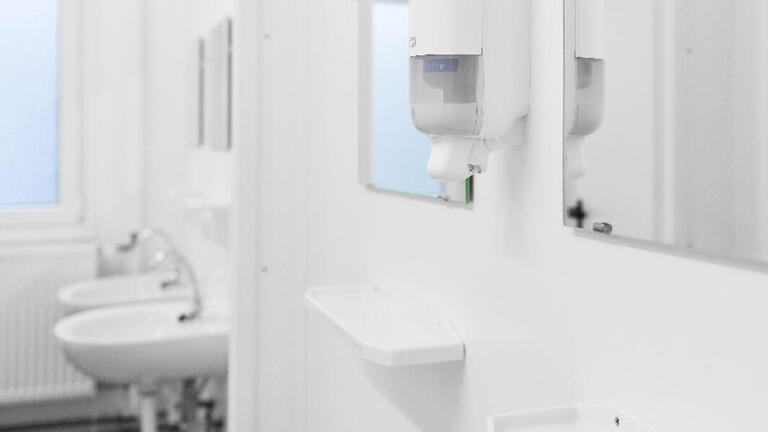 Wynajem kontenerów sanitarnych