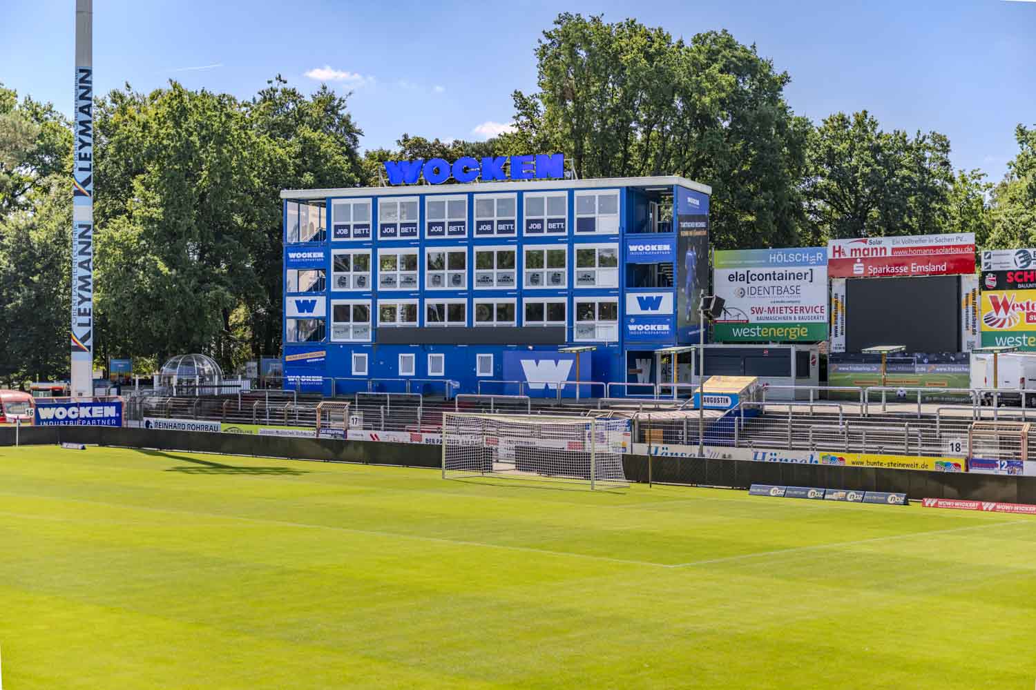 VIP-tornet vid fotbollsplanen