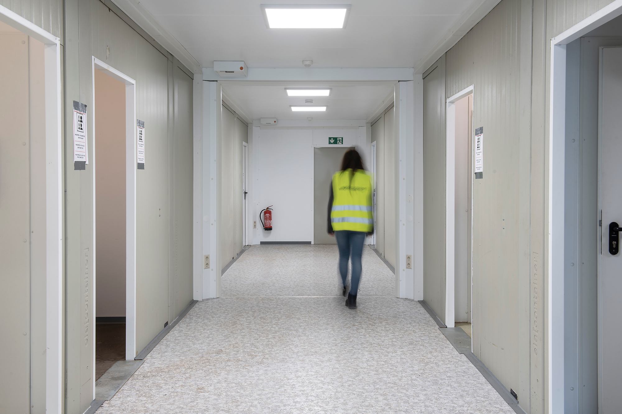 Breda korridormoduler med mycket plats
