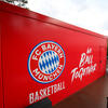 Yttervägg på kontorsbyggnaden i klubbens färger och med FC Bayern Basketballs logotyp