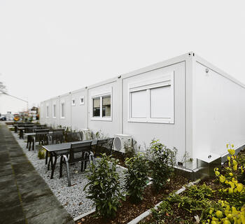 För kommuner och städer, moduler med terrass - ELA Container