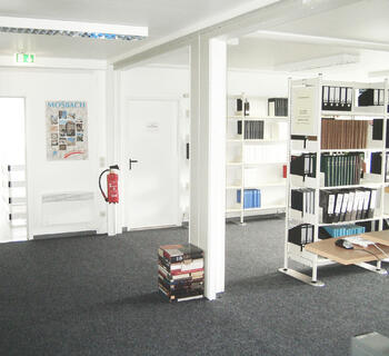 Insidan av ett bibliotek