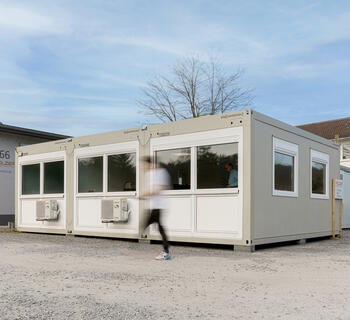 Mindre skolanläggning bestående av 3 moduler